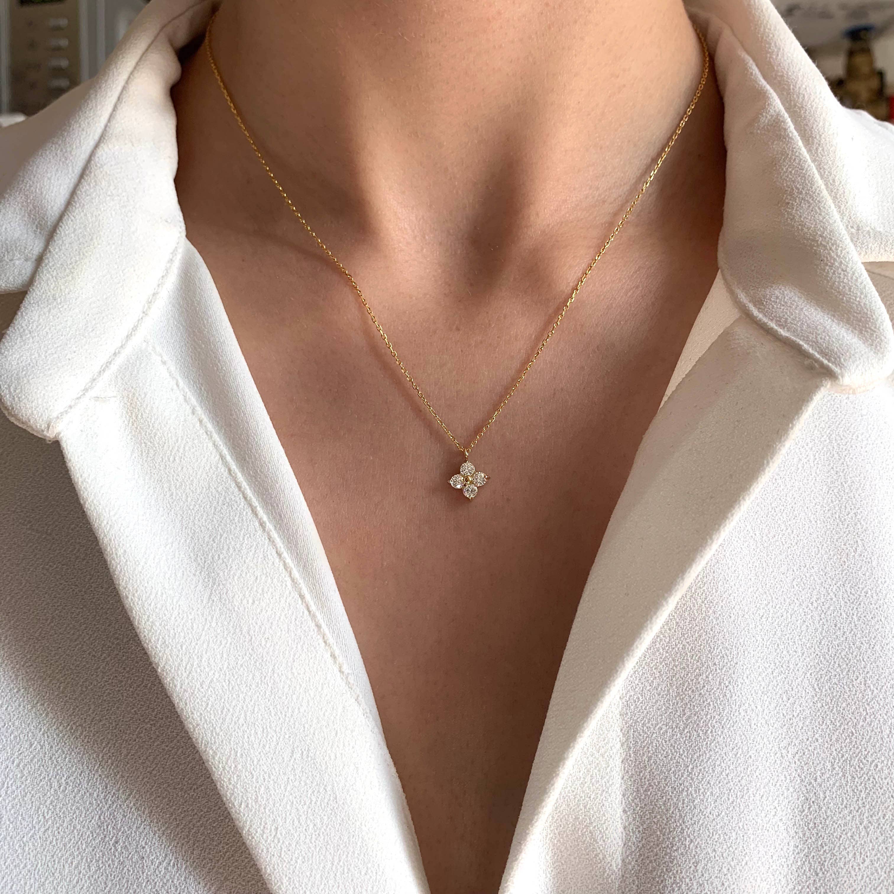 Star and zircons pendant necklace