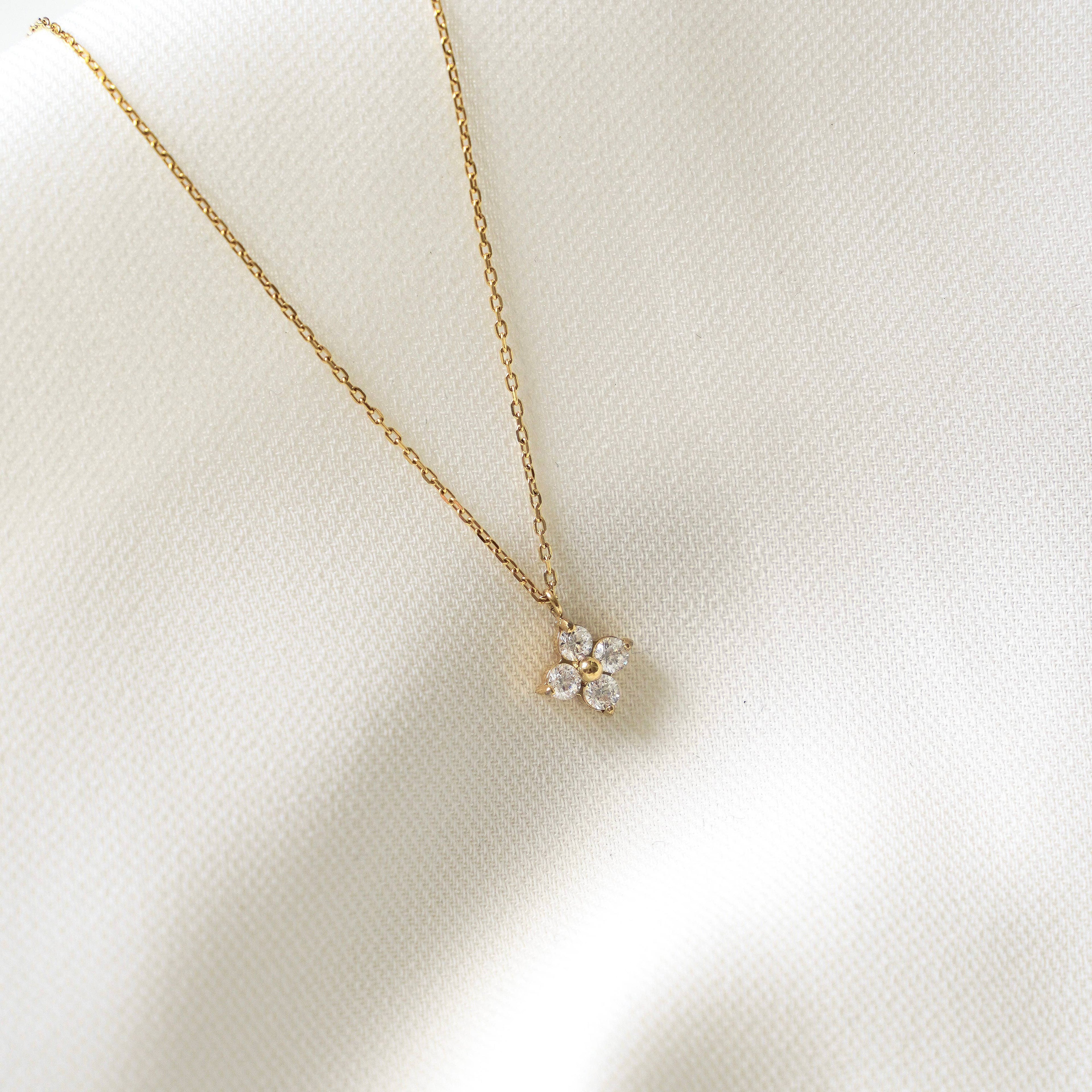 Star and zircons pendant necklace