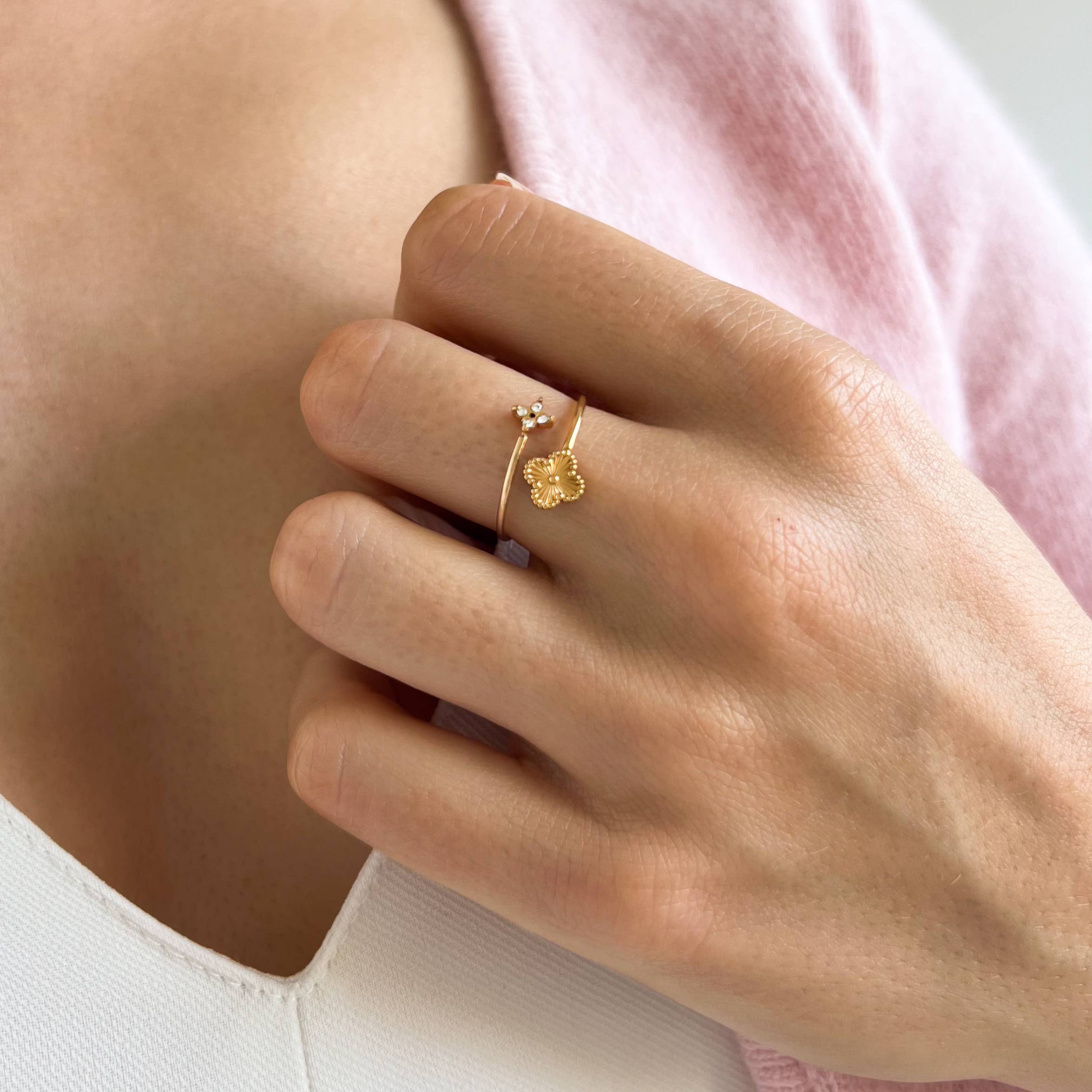 Women's steel clover ring