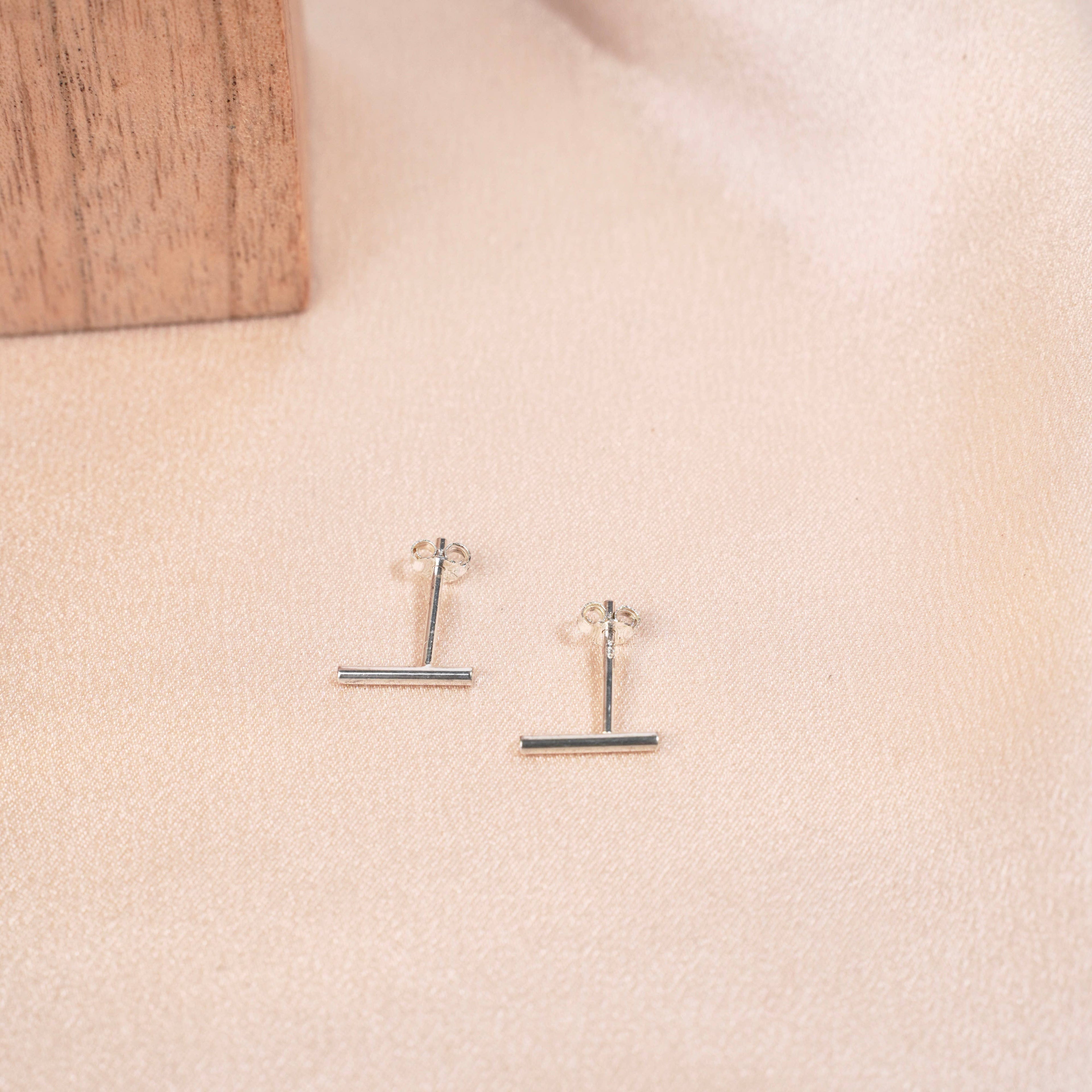 Gold plated bar earring
